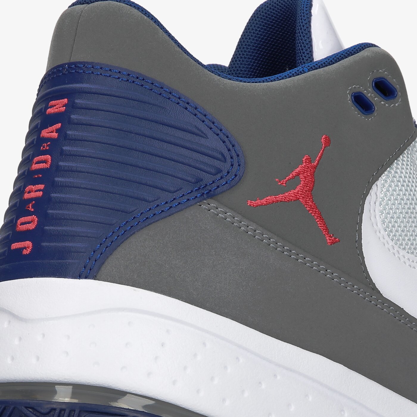 Мъжки маратонки JORDAN MAX AURA 2 ck6636-004 цвят бял