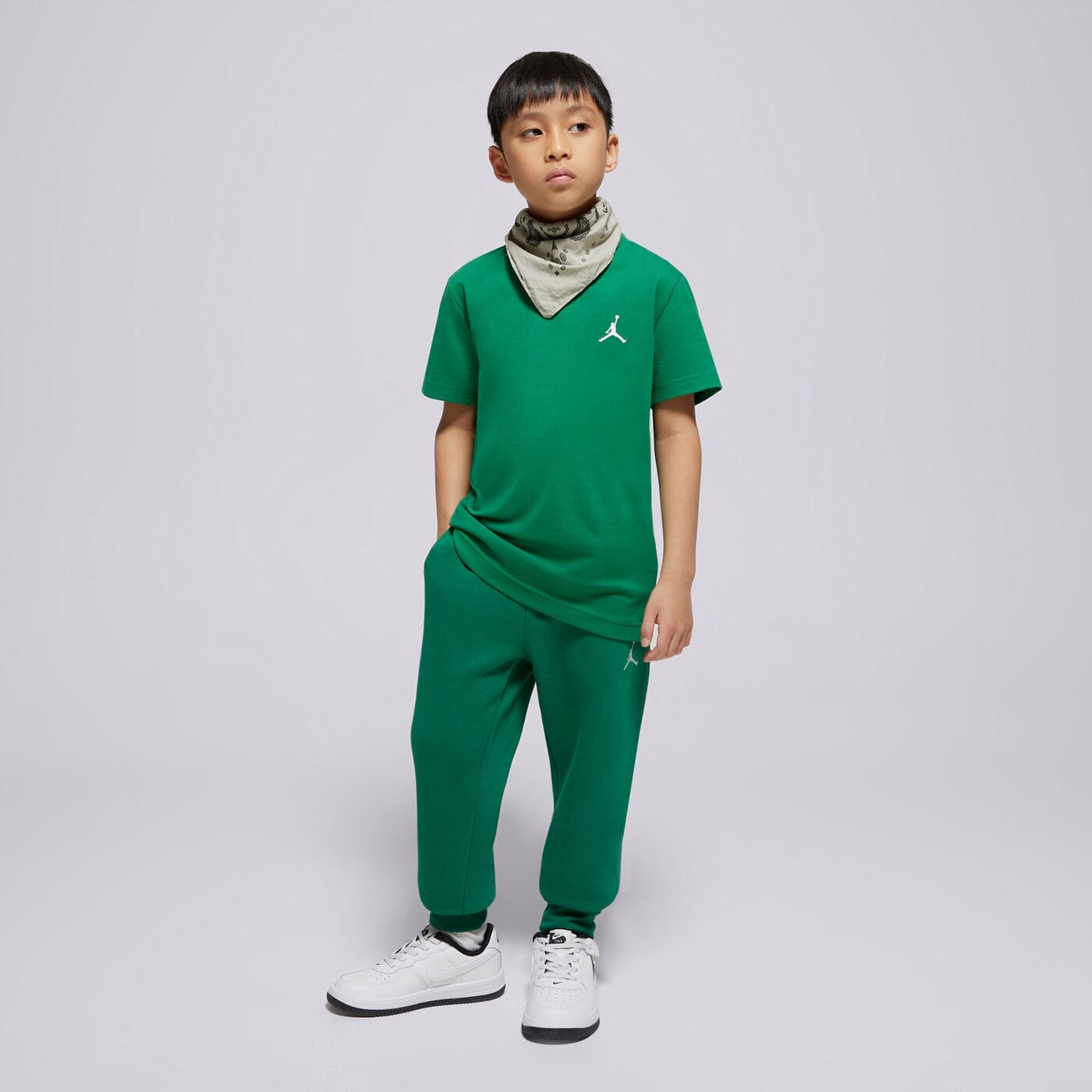 Детски панталони JORDAN ПАНТАЛОНИ JDB JDB MJ BROOKLYN FLC ESS PA BOY 9bd234-e1p цвят зелен