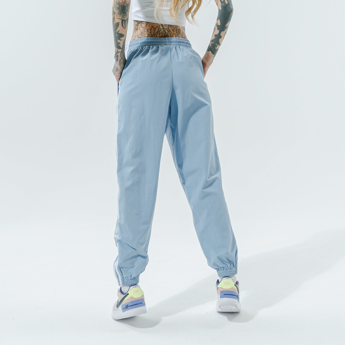 Дамски панталони ADIDAS ПАНТАЛОНИ TRACK PANTS h20548 цвят син