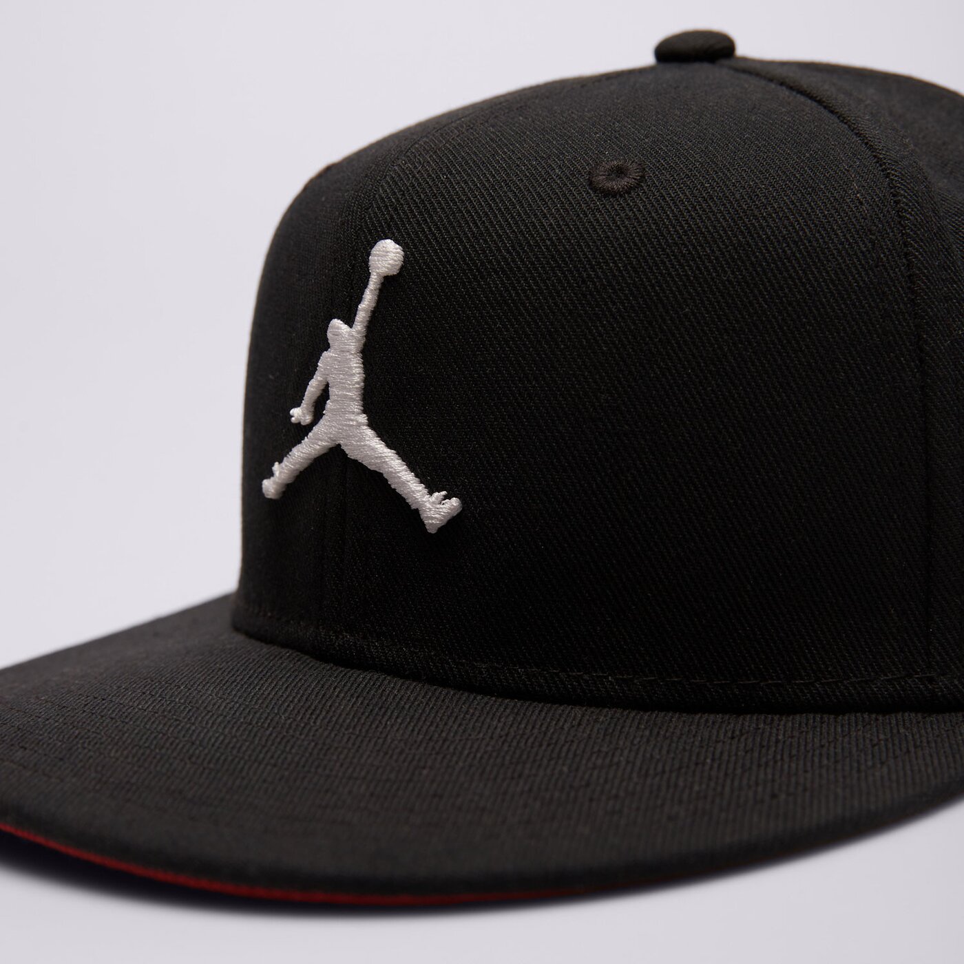 Дамска шапка с козирка JORDAN ШАПКА U J PRO CAP S FB FLT MVP fv5292-010 цвят черен