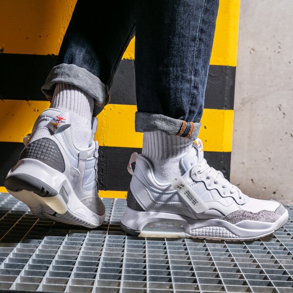 Мъжки маратонки JORDAN MA2  dm9480-100 цвят бял