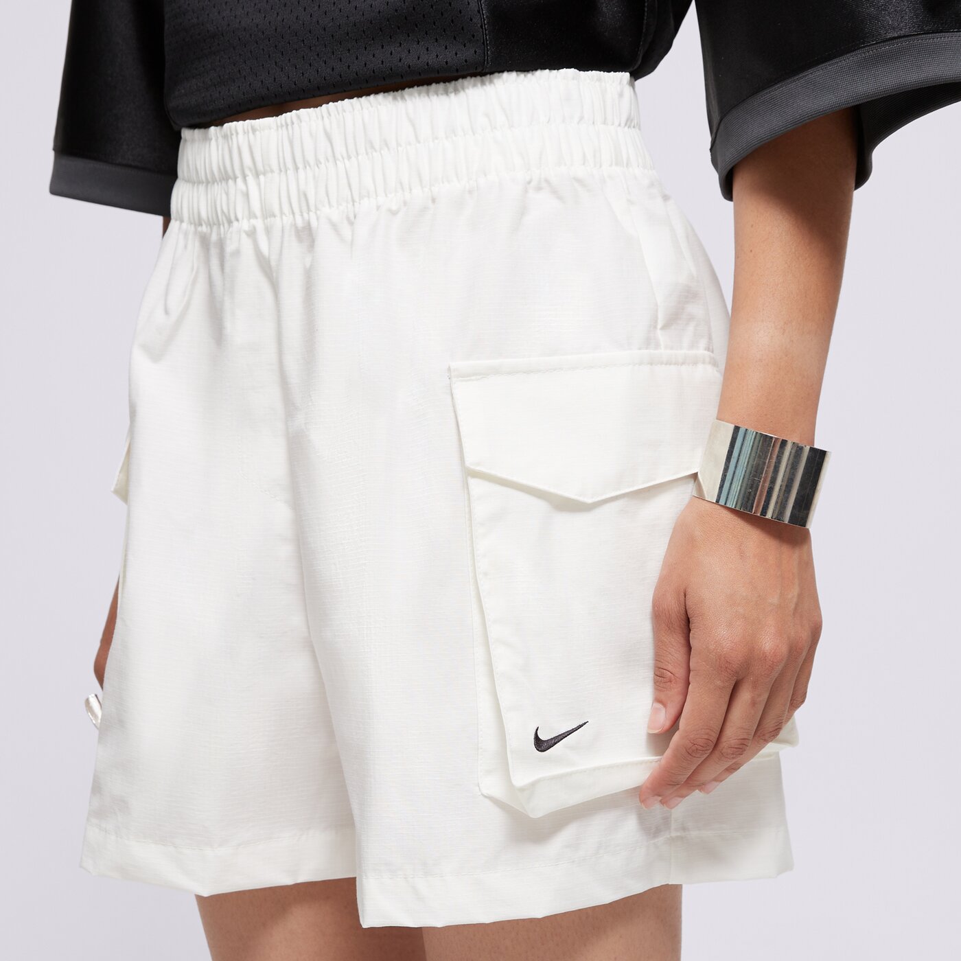 Дамски къси панталони NIKE ШОРТИ W NSW ESSNTL WVN HR 5" CRGO SH hm6982-133 цвят кремав