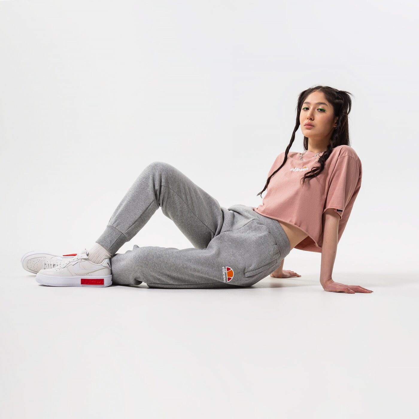 Дамски панталони ELLESSE ПАНТАЛОНИ QUEENSTOWN GREY sgc07458112 цвят сив