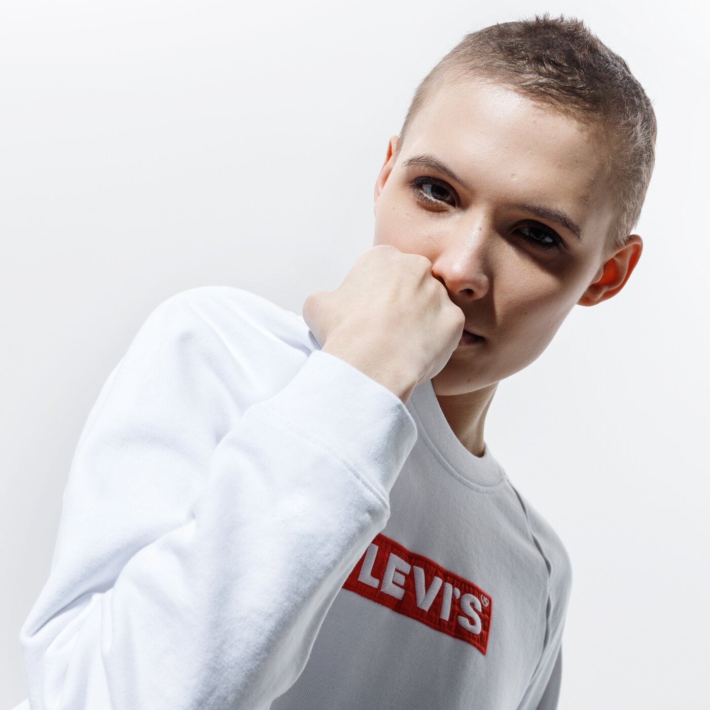 Дамски суичър LEVI'S СУИТЧЪР RELAXED GRAPHIC CREW 29717-0092 цвят бял