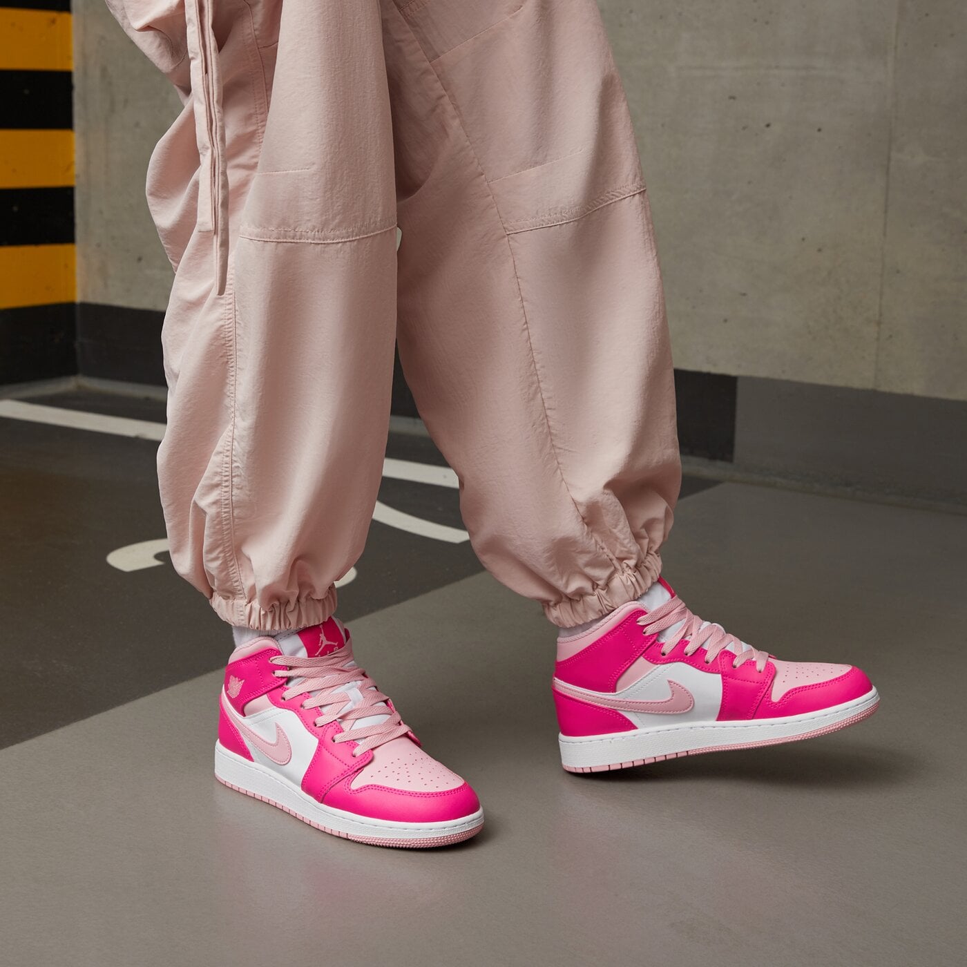 Детски маратонки AIR JORDAN 1 MID  fd8780-116 цвят розов