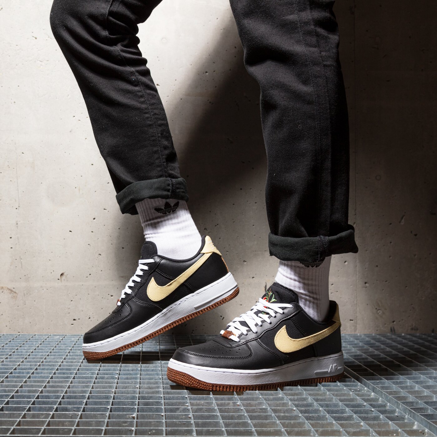 Мъжки маратонки NIKE AIR FORCE 1 '07 LV8 cz0338-001 цвят черен