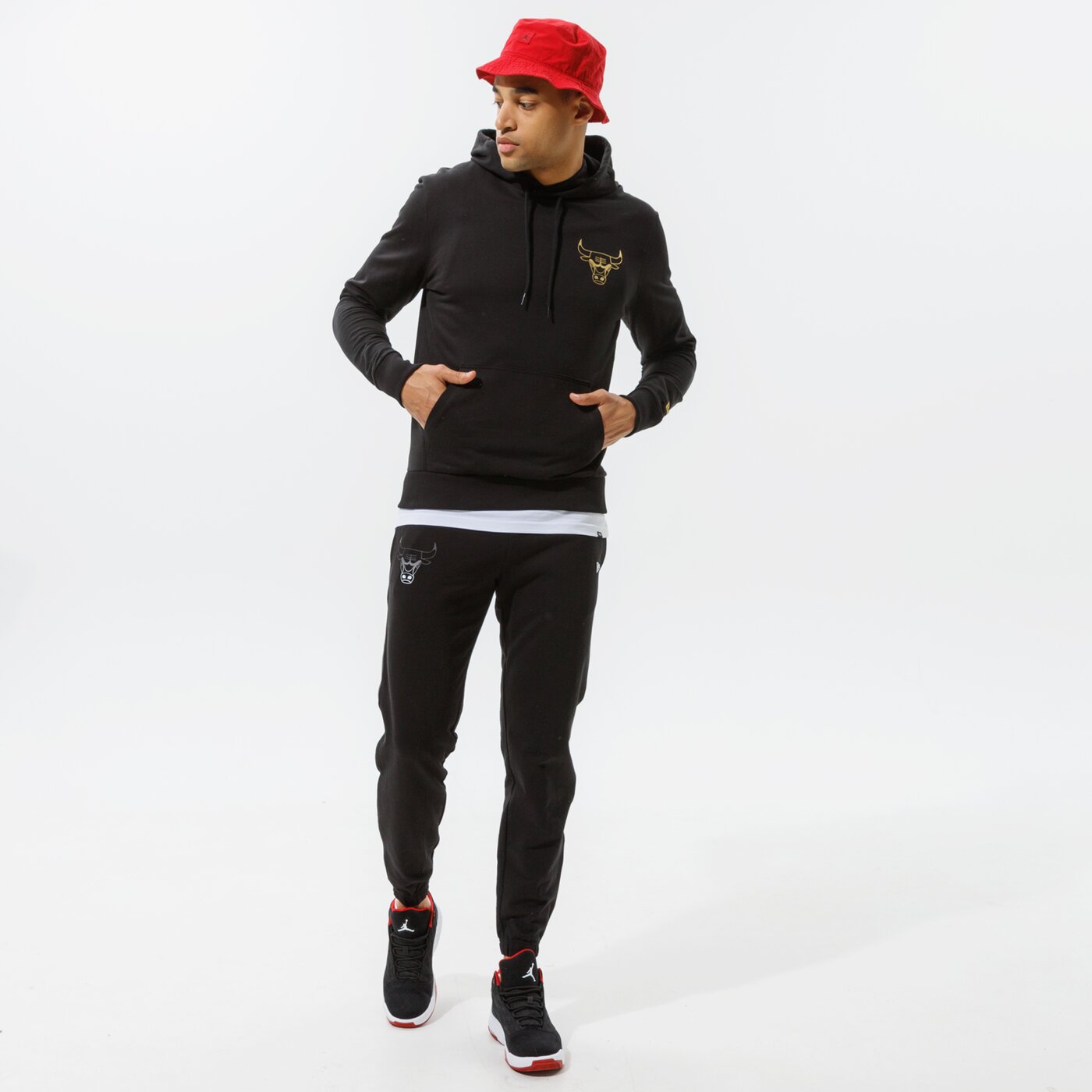 Мъжки суичър NEW ERA СУИТЧЪР С КАЧУЛКА METALLIC HOODY BULLS CHICAGO BULLS 12590872 цвят черен