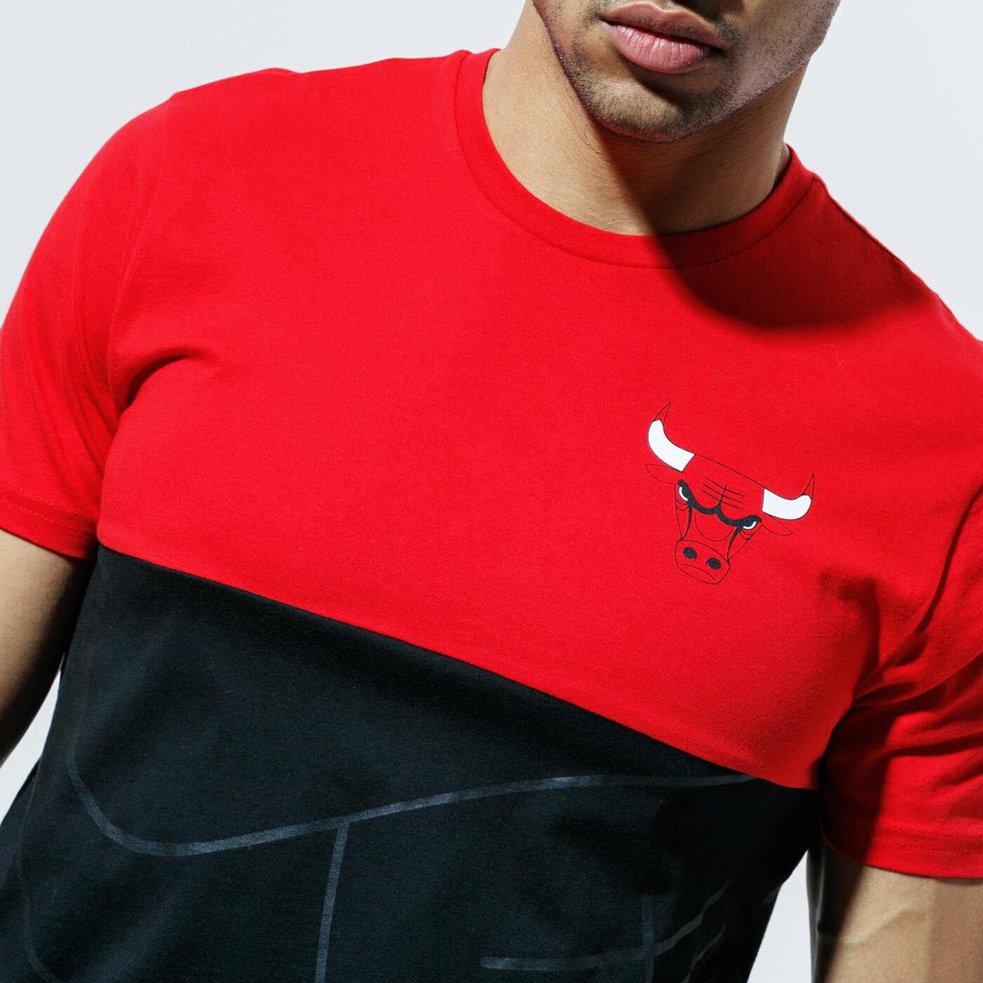 Мъжка тениска NEW ERA ТЕНИСКА NBA LARGE OTL SS TEE CHIBUL FDRBLK 12487535 цвят черен