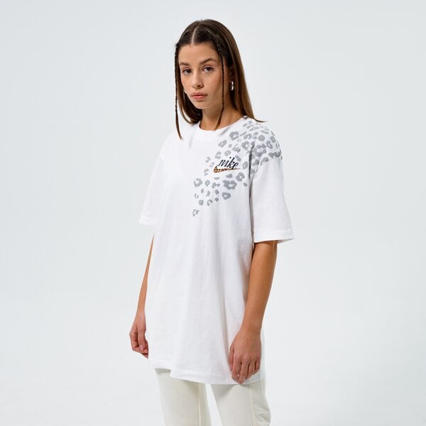 Дамска тениска NIKE ТЕНИСКА W NSW TEE BF PATCH dm2806-100 цвят бял