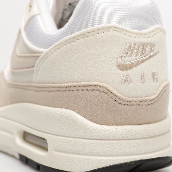 Дамски маратонки NIKE AIR MAX 1 '87 dz2628-101 цвят бежов