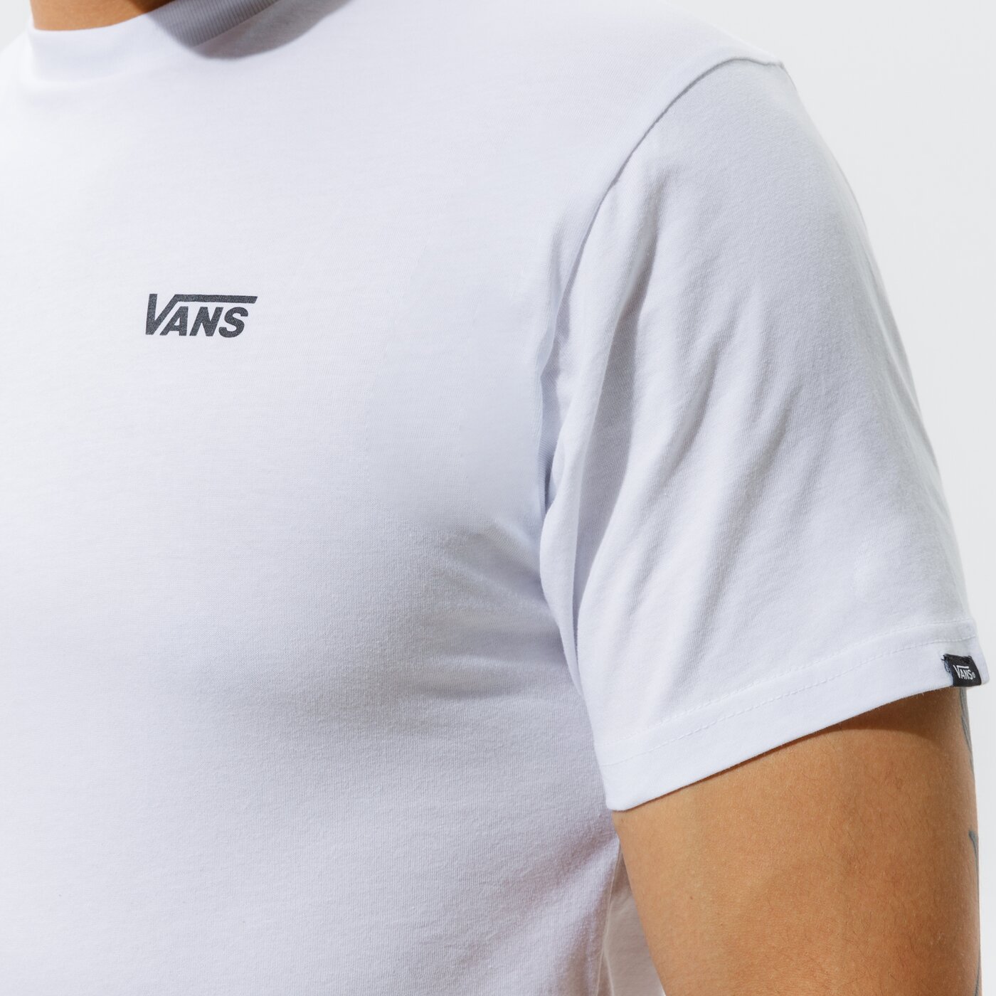 Мъжка тениска VANS ТЕНИСКА LEFT CHEST LOGO PLUS SS vn0a54tfwht1 цвят бял