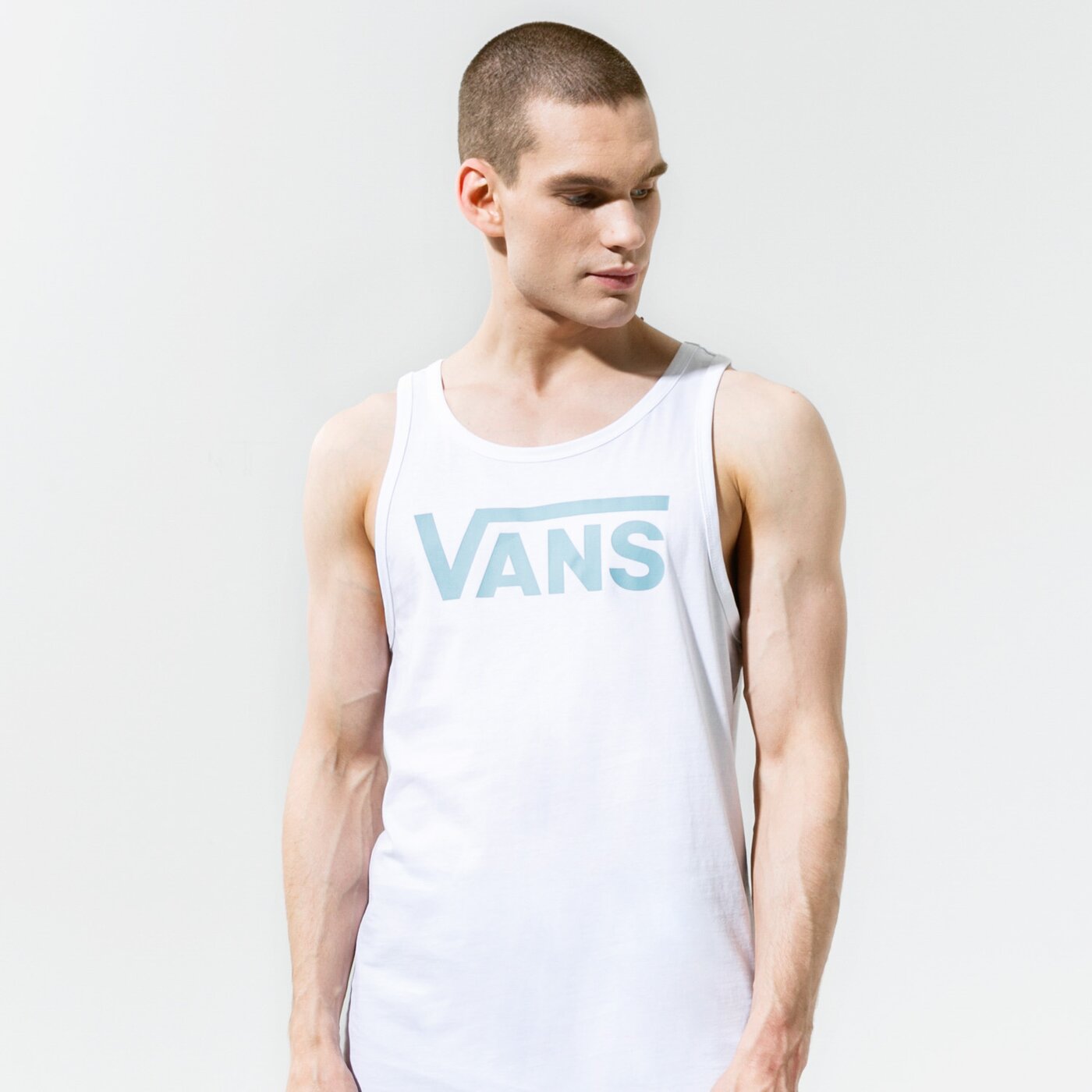 Мъжка тениска VANS ПОТНИК VANS CLASSIC ПОТНИК vn000y8vzdf1 цвят бял