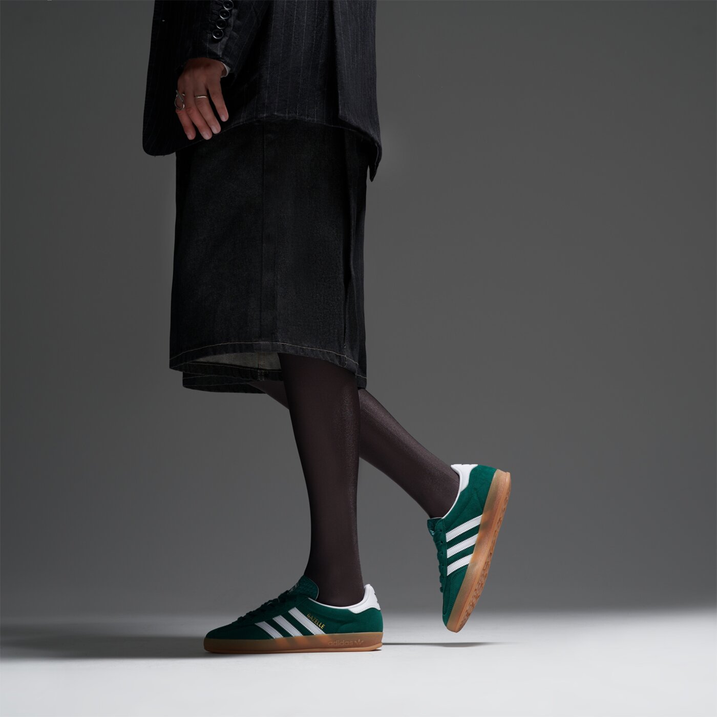 Детски маратонки ADIDAS GAZELLE INDOOR J js3800 цвят зелен