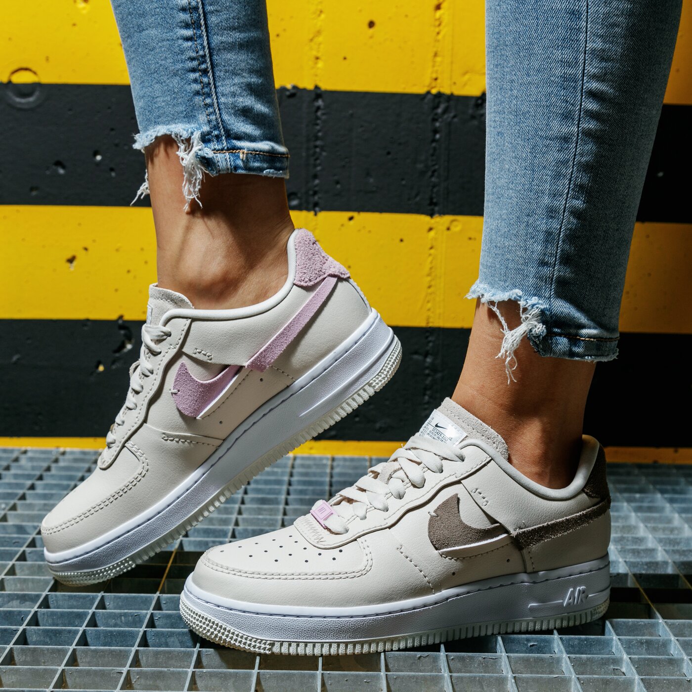 Дамски маратонки NIKE WMNS AF1 LXX dc1425-100 цвят розов