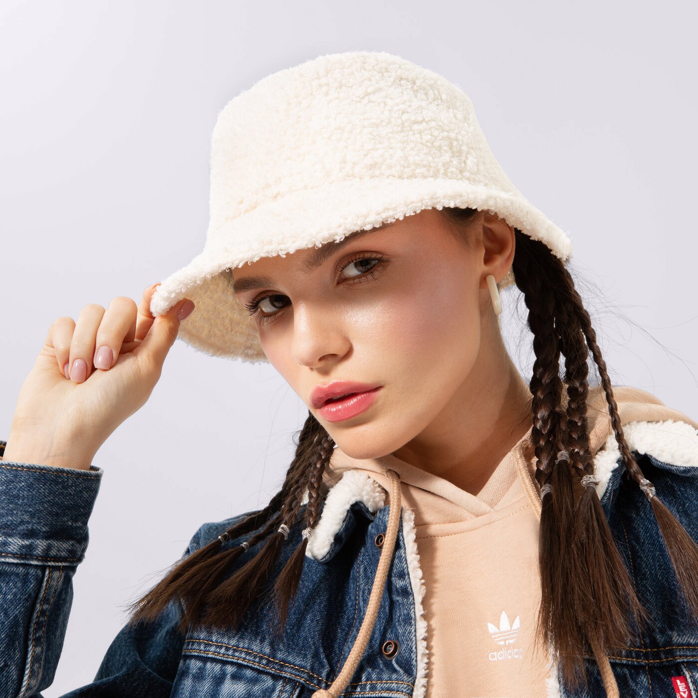  NEW ERA ИДИОТКА WMNS BORG BUCKET WHT NEW ERA LTC 60284825 цвят бежов