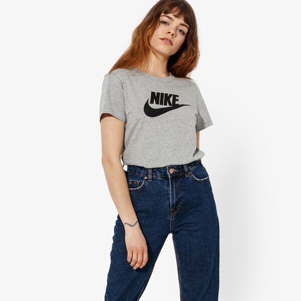 Дамска тениска NIKE ТЕНИСКА SS W NSW TEE ESSNTL ICON FUTURA SPORTSWEAR bv6169-063 цвят сив