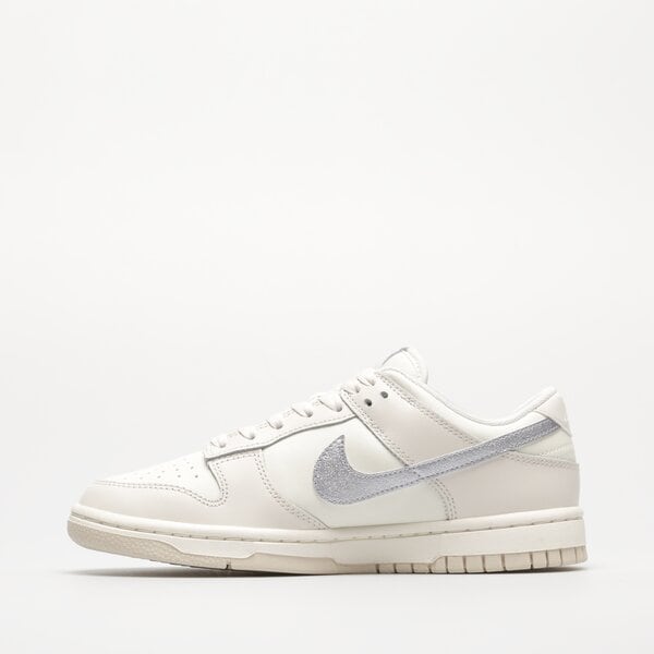 Дамски маратонки NIKE DUNK LOW ESS dx5930-100 цвят многоцветен