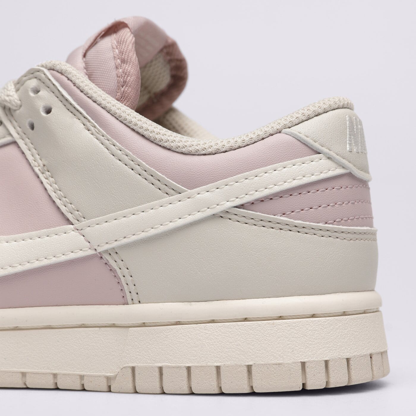 Дамски маратонки NIKE DUNK LOW NEXT NATURE dd1873-001 цвят пастелнорозов