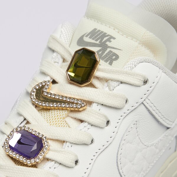 Дамски маратонки NIKE AIR FORCE 1 LOW PREMIUM dn5463-100 цвят бял