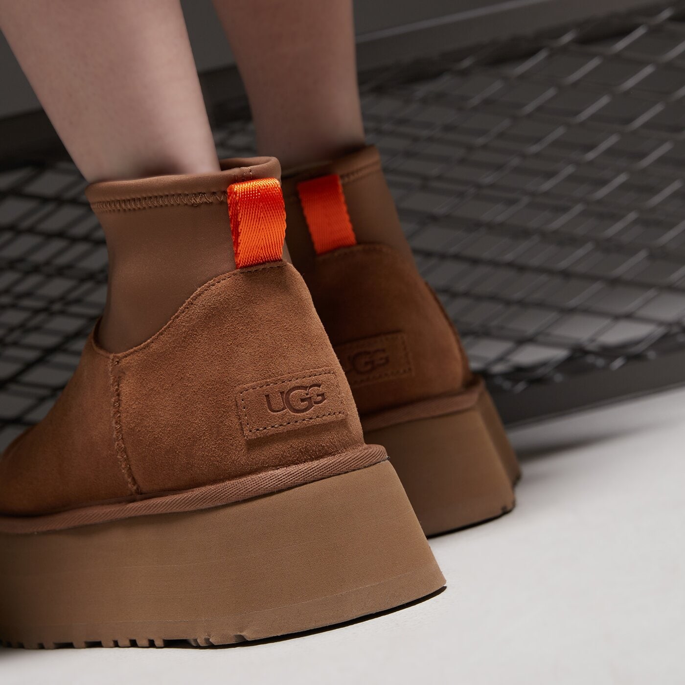 Дамски кежуал UGG W CLASSIC MINI DIPPER 1168170-che цвят кафяв