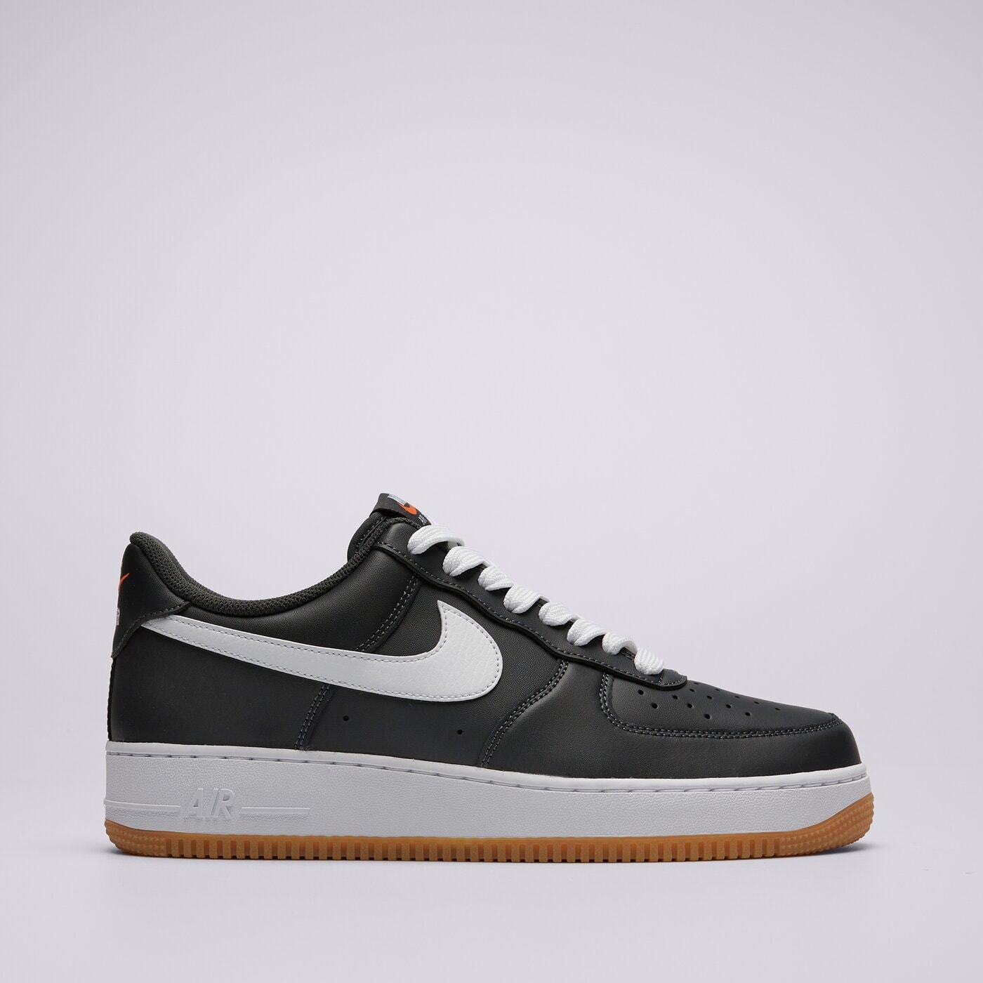 Мъжки маратонки NIKE AIR FORCE 1 '07 LV8 ii7630-001 цвят черен