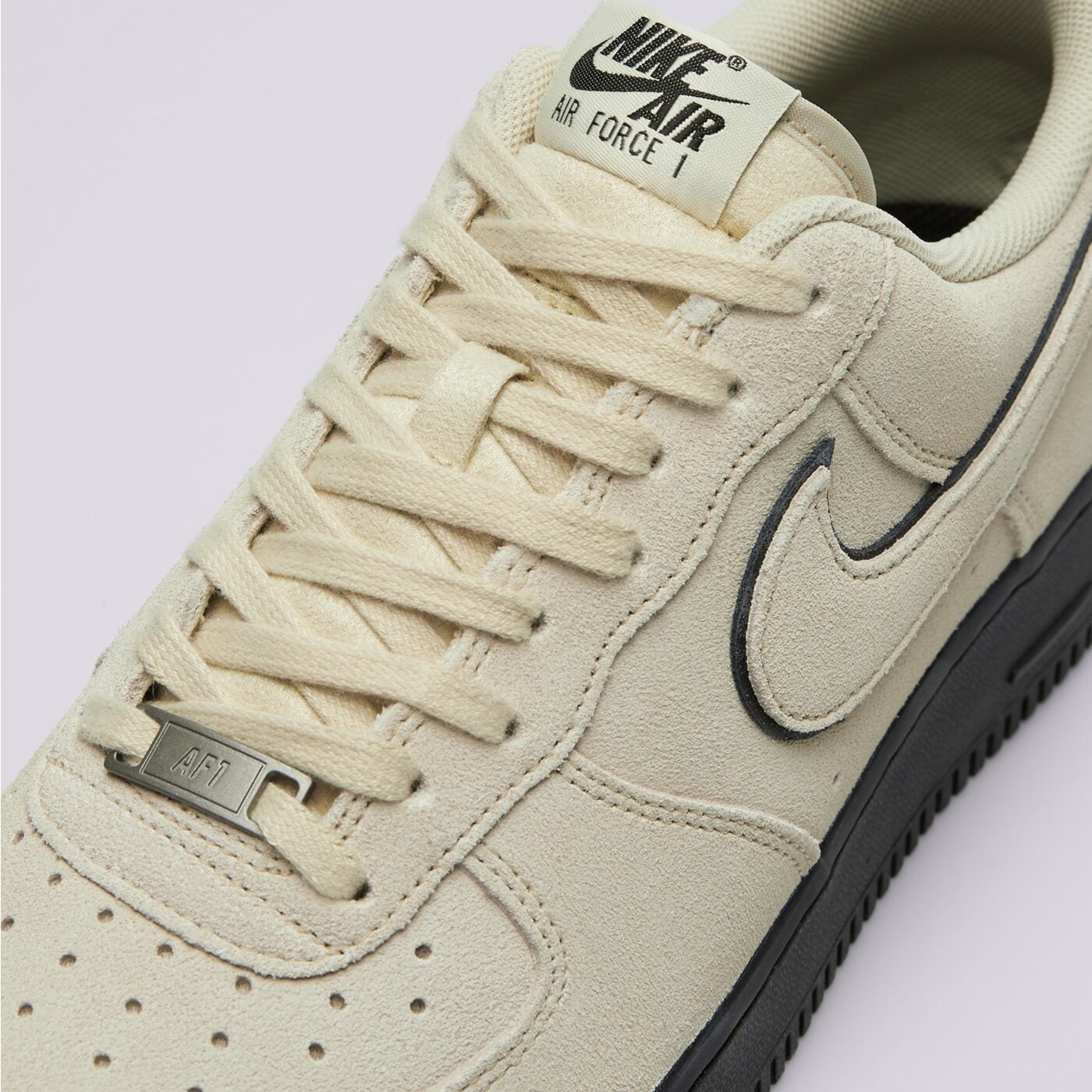 Мъжки маратонки NIKE AIR FORCE 1 '07 LV8 hq1966-200 цвят бежов