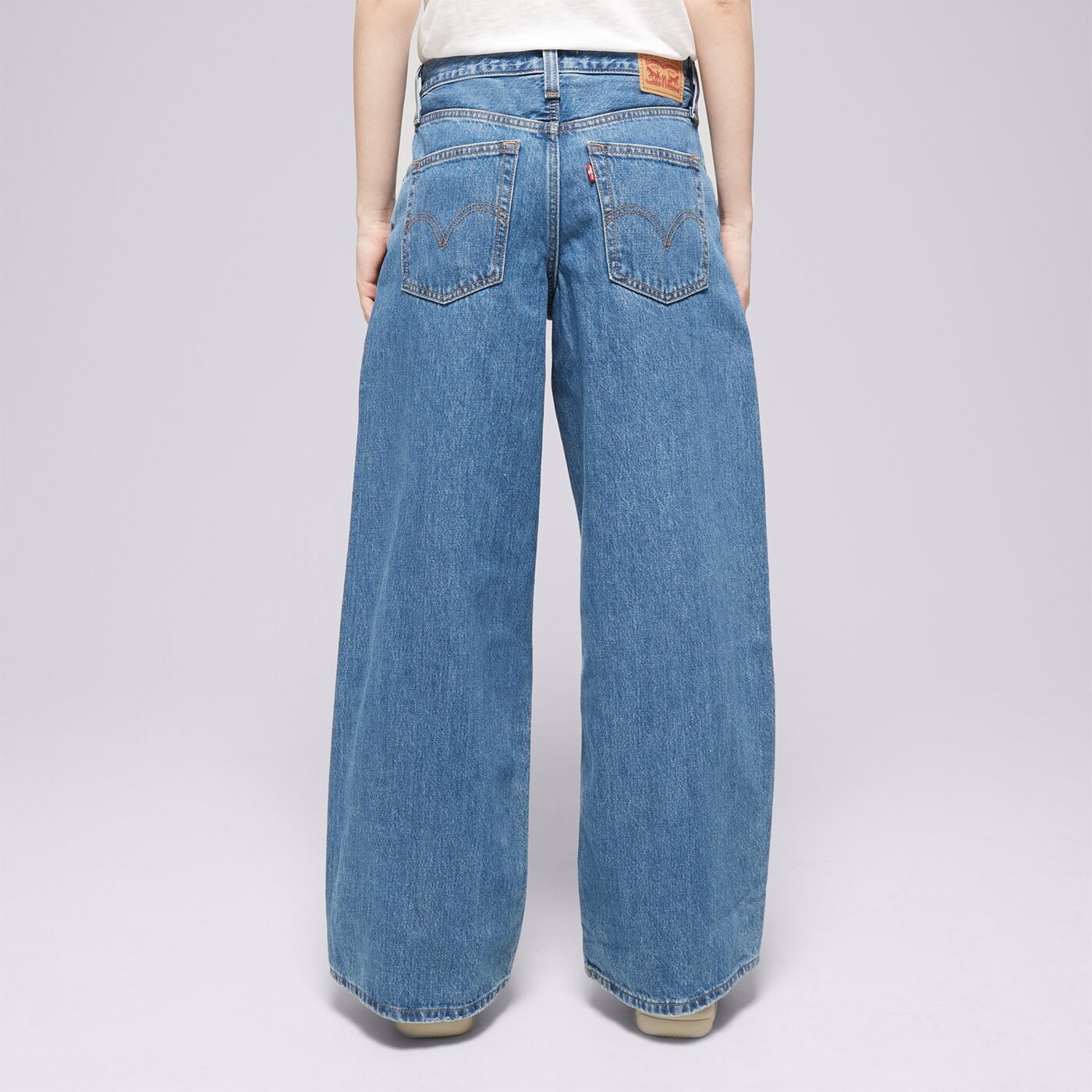 Дамски панталони LEVI'S ПАНТАЛОНИ 94 BAGGY WIDE LEG MED. INDIGO a5929-0002 цвят син