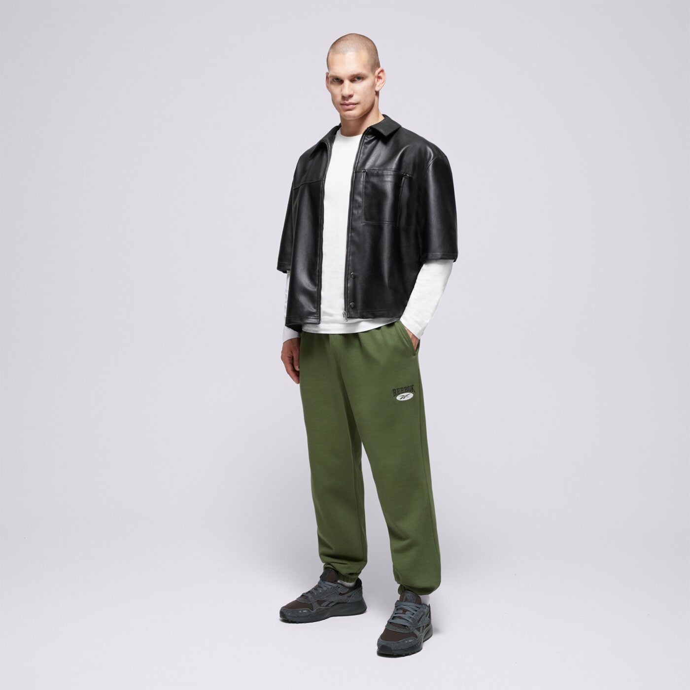 Мъжки панталони REEBOK ПАНТАЛОНИ CL AE PANT 100034577 цвят каки