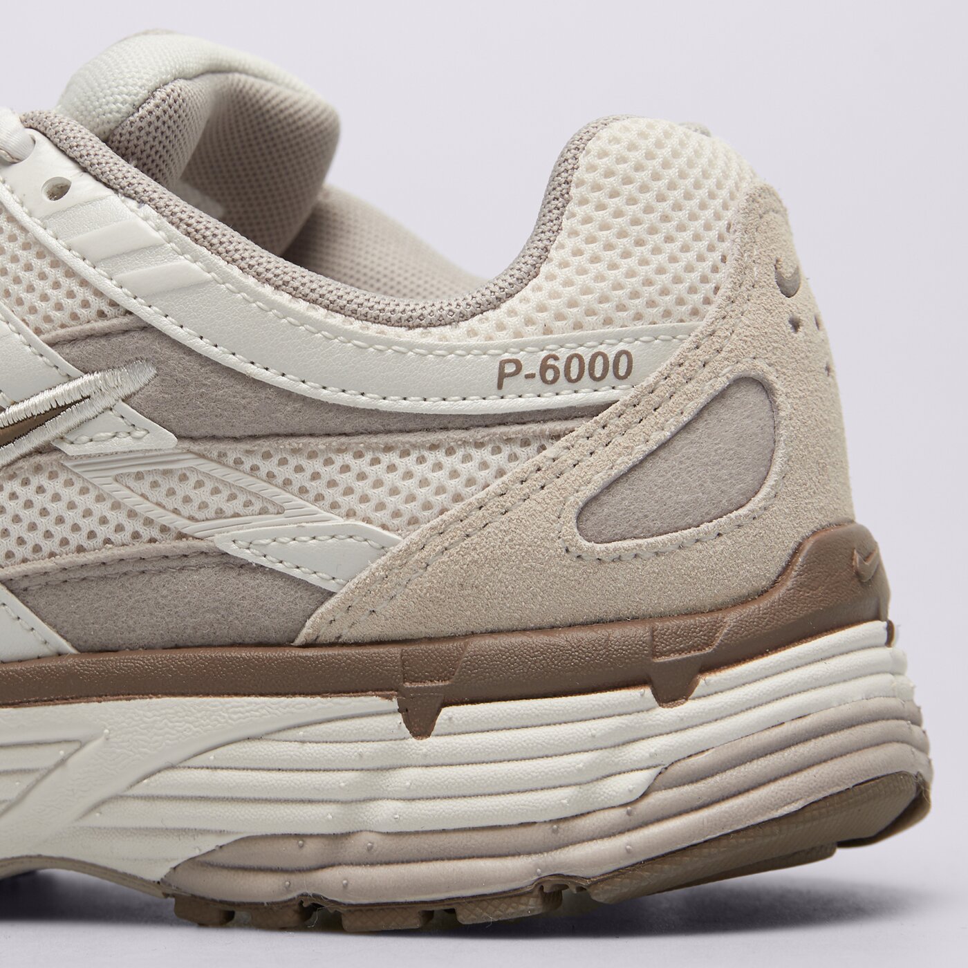 Дамски маратонки NIKE W P-6000  hv6353-001 цвят бежов