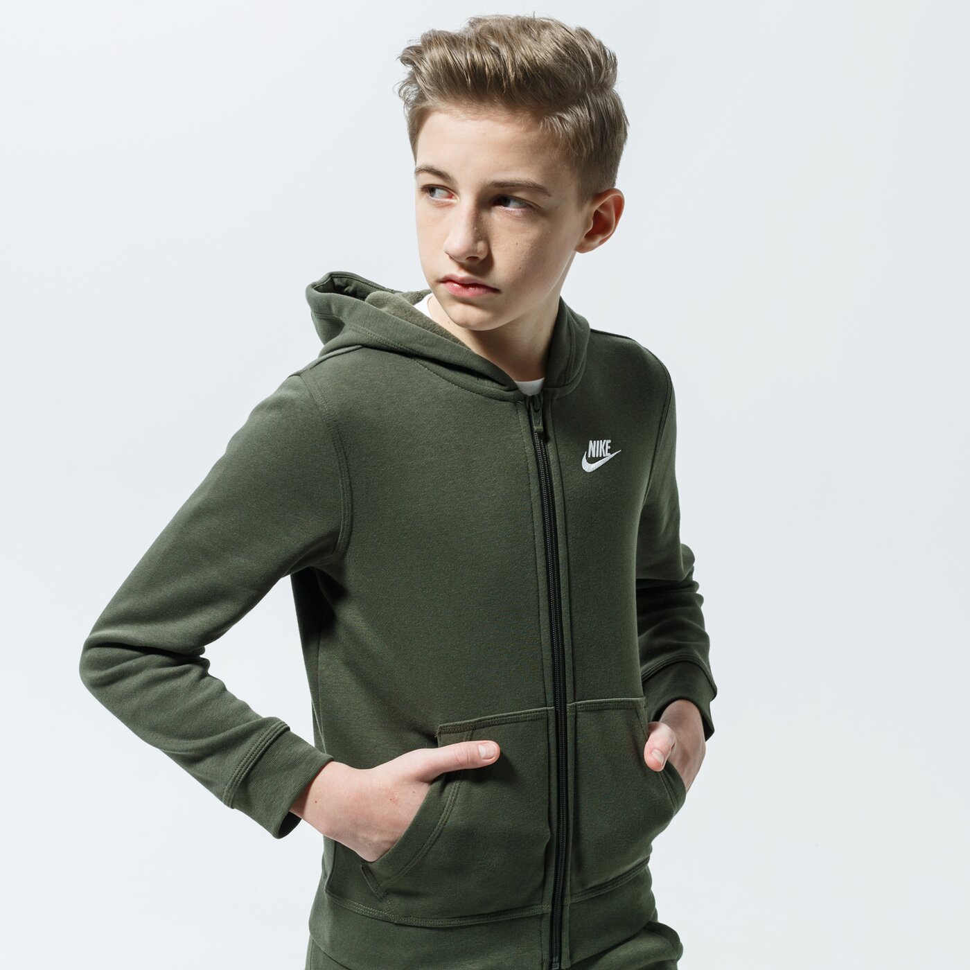 Детски суичър NIKE СУИТЧЪР СЪС ЗАКОПЧАВАНЕ С КАЧУЛКА SPORTSWEAR bv3699-325 цвят каки