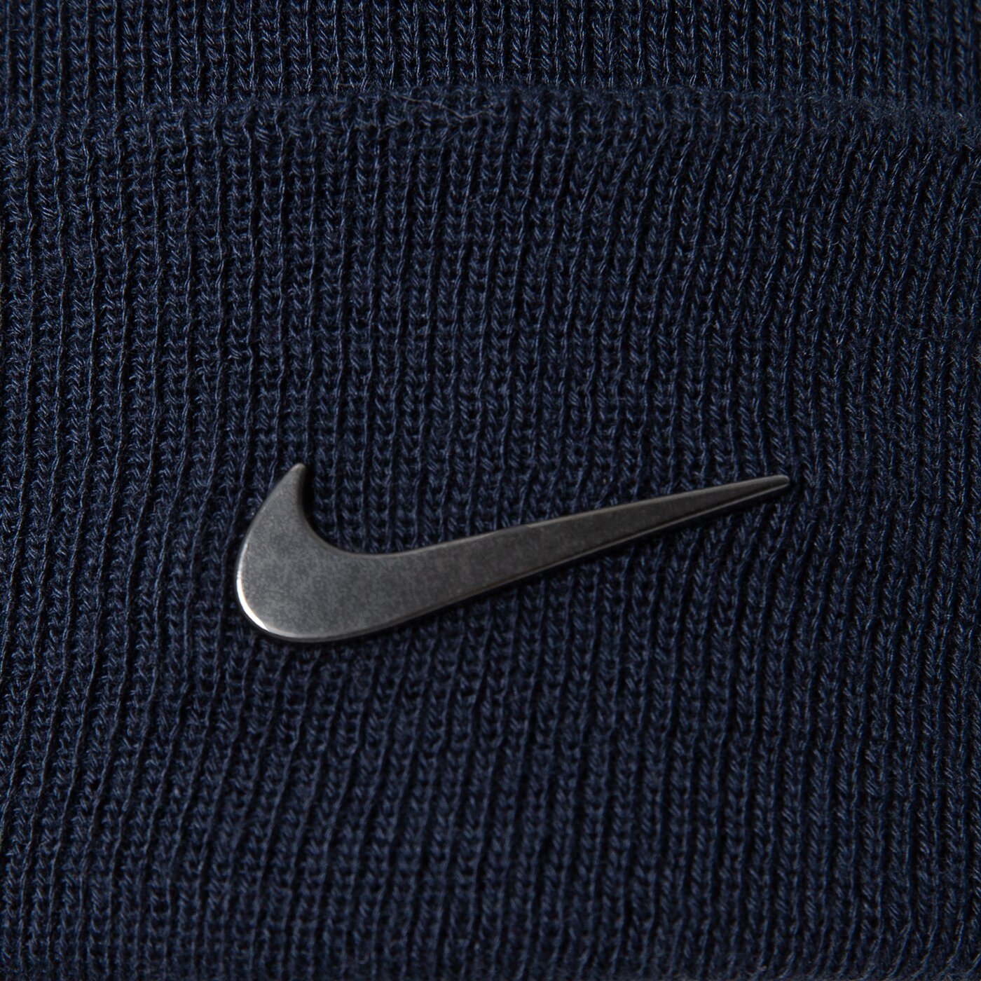 Дамска зимна шапка NIKE ЗИМНА ШАПКА U NSW BEANIE CUFFED SWOOSH cw6324-451 цвят тъмносин