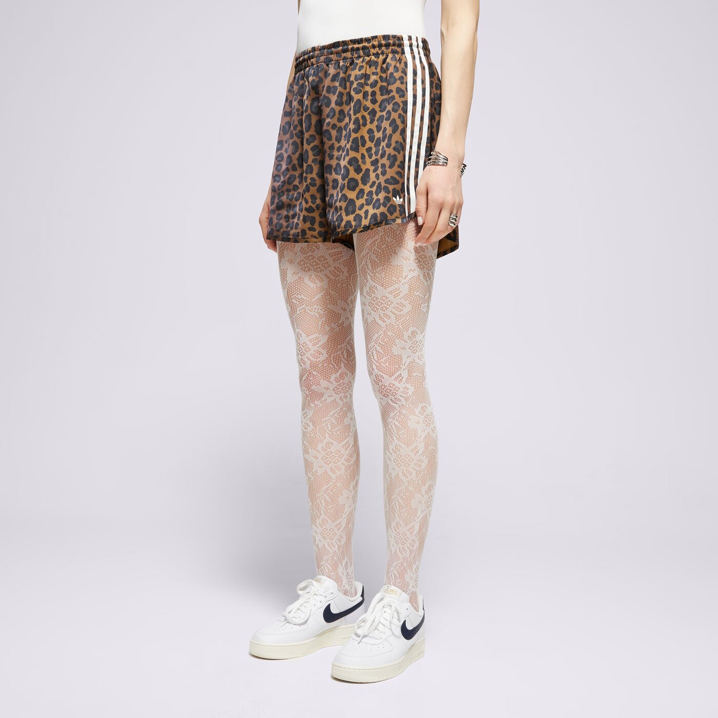 Дамски къси панталони ADIDAS ШОРТИ STN SHORTS ka2673 цвят кафяв