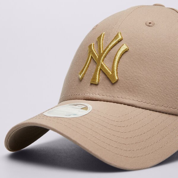 Дамска шапка с козирка NEW ERA ШАПКА WMNS MET LOGO 940 NYY NEW YORK YANKEES 60503624 цвят кафяв