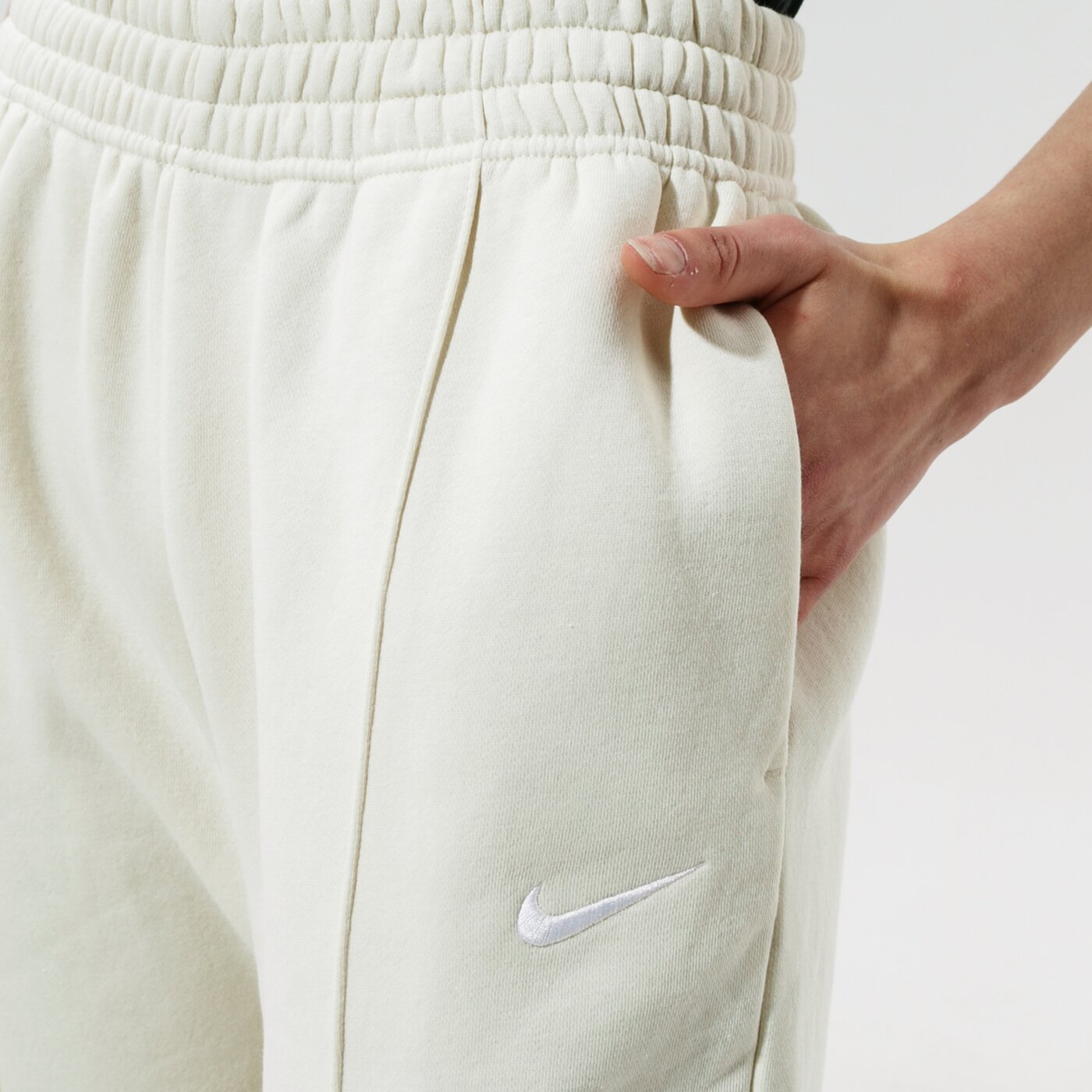 Дамски панталони NIKE ПАНТАЛОНИ SPORTSWEAR ESSENTIAL bv4089-113 цвят бежов