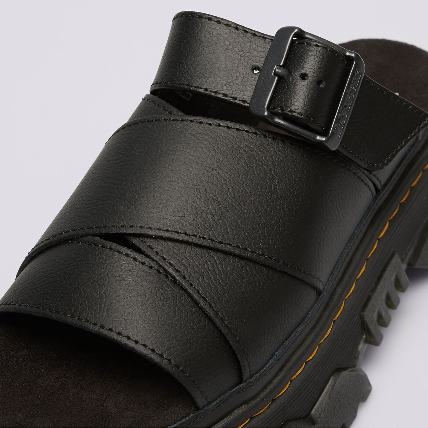 Дамски чехли и сандали DR.MARTENS MATTISON SLIDE SANDAL 40900001 цвят черен