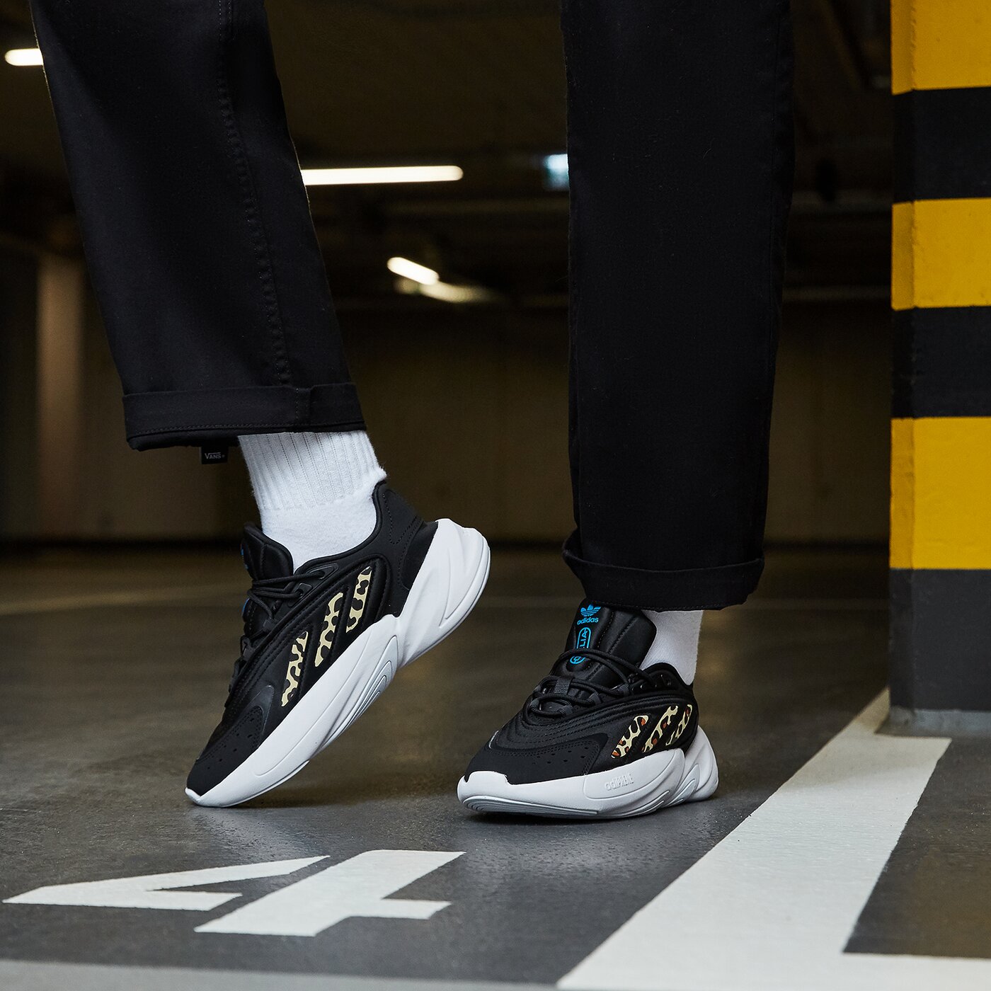 Детски маратонки ADIDAS OZELIA J gv8961 цвят черен