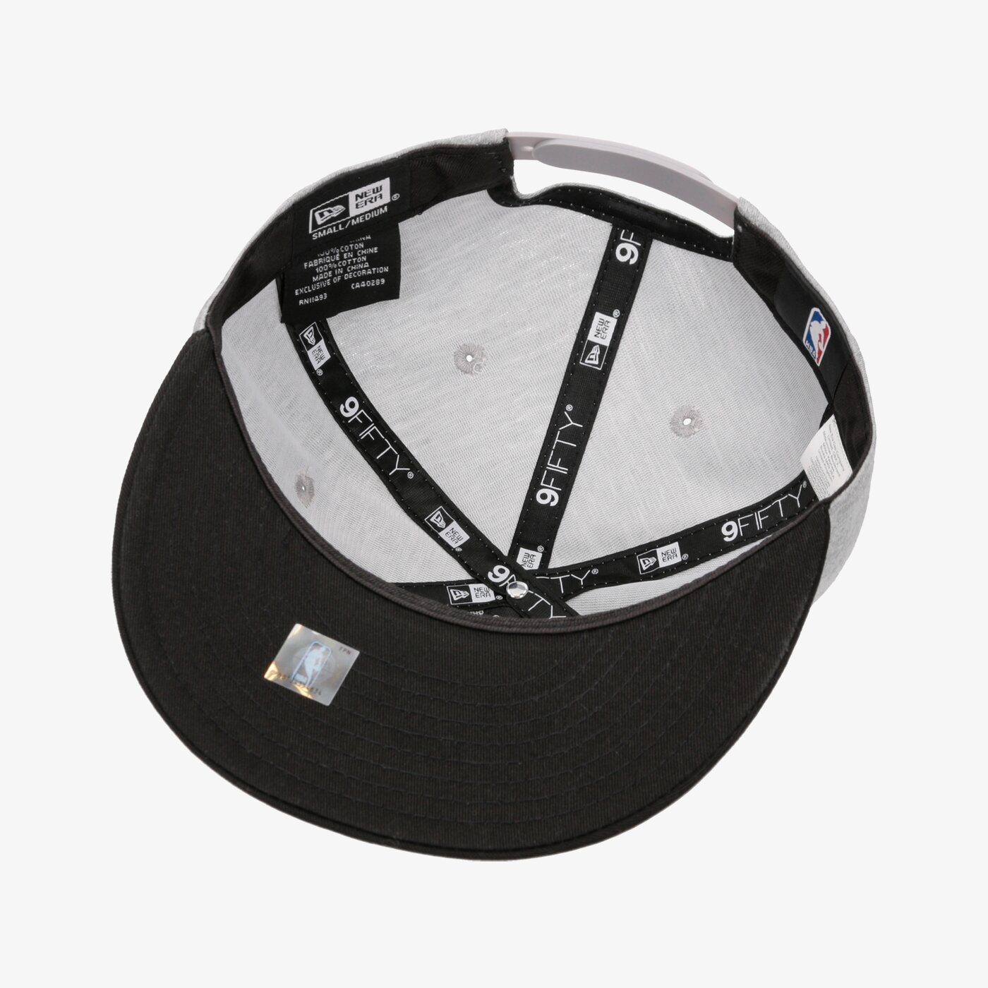 Мъжка шапка с козирка NEW ERA ШАПКА SHADOW TECH 9FIFTY BOSCEL GRAOTC 12064136 цвят сив