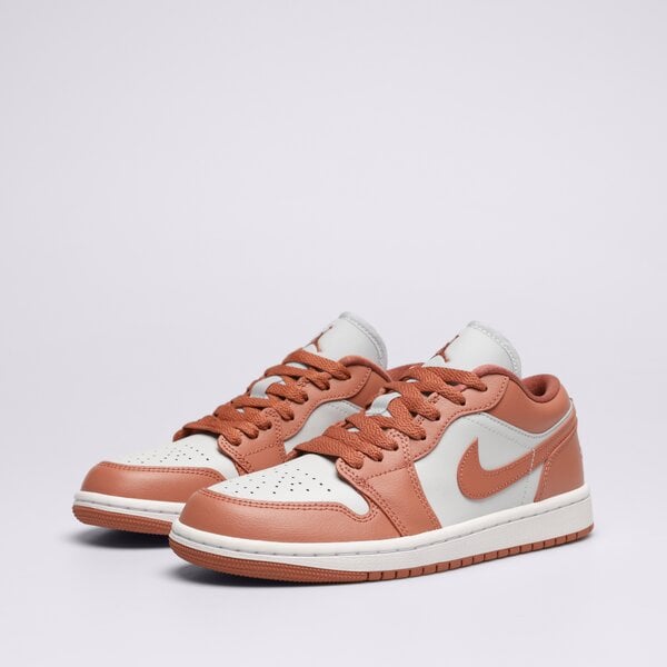 Дамски маратонки WMNS AIR JORDAN 1 LOW dc0774-080 цвят розов