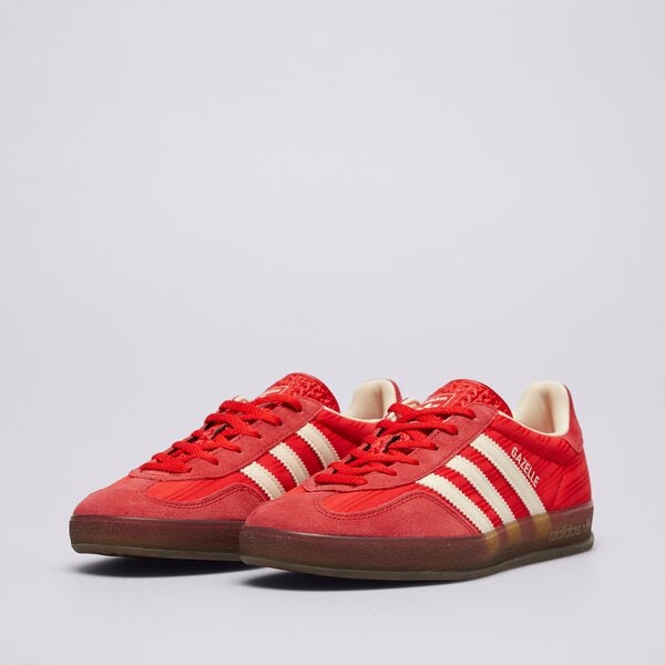 Дамски маратонки ADIDAS GAZELLE INDOOR W js1411 цвят червен