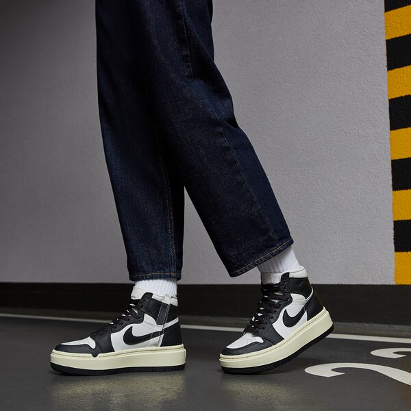 Дамски маратонки AIR JORDAN 1 ELEVATE MID dn3253-100 цвят черен