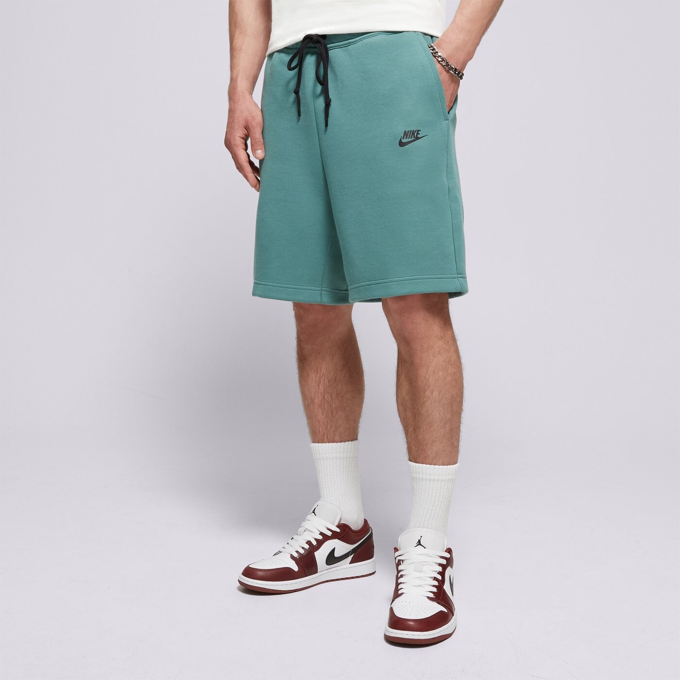 Мъжки къси панталони NIKE ШОРТИ TECH FLEECE fb8171-361 цвят зелен