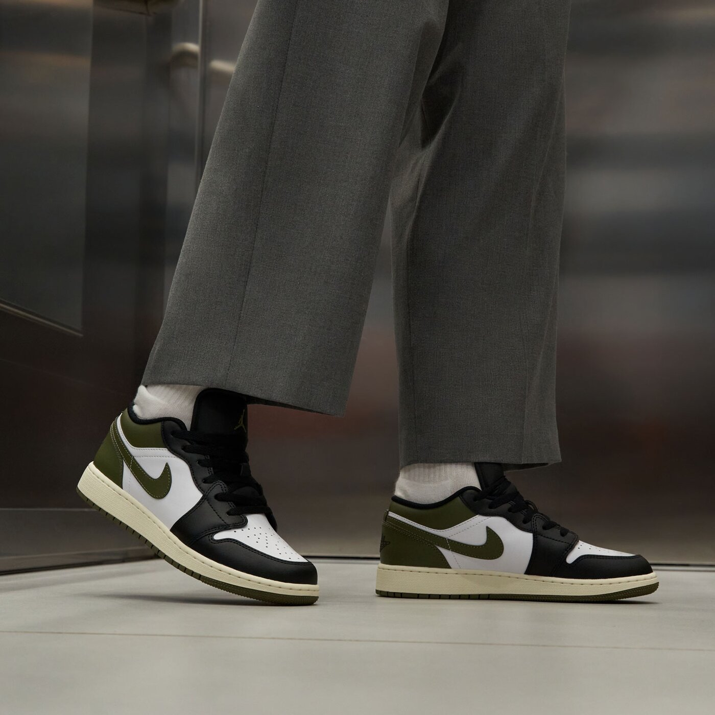 Детски маратонки AIR JORDAN 1 LOW  553560-092 цвят каки