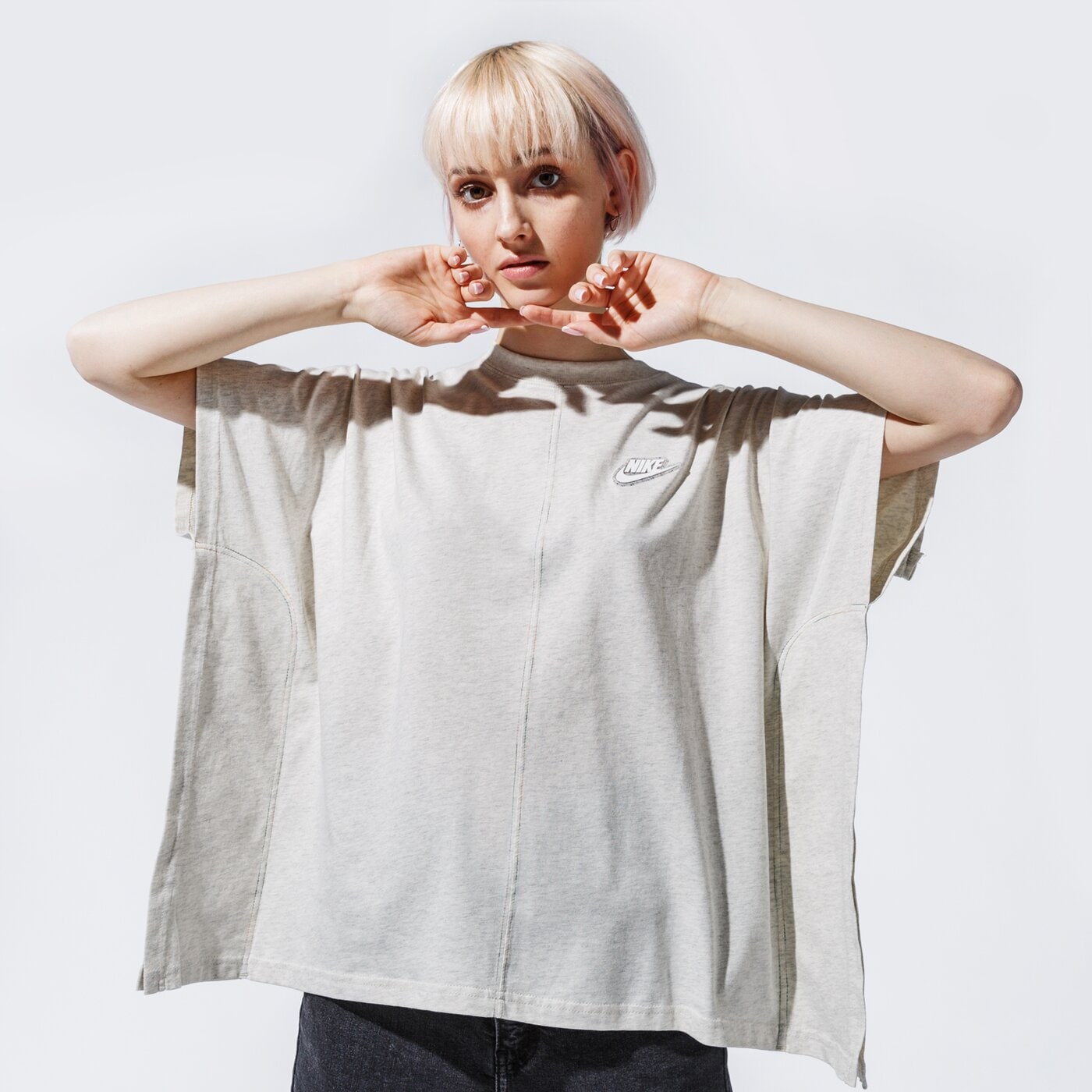 Дамска тениска NIKE ТЕНИСКА SPORTSWEAR cz8355-141 цвят сив