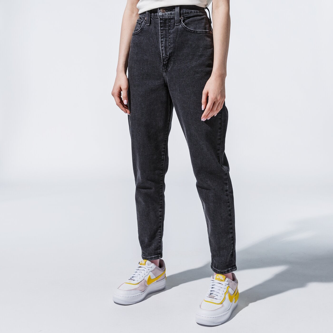 Дамски панталони LEVI'S ПАНТАЛОНИ HIGH WAISTED TAPER 26986-0000 цвят черен