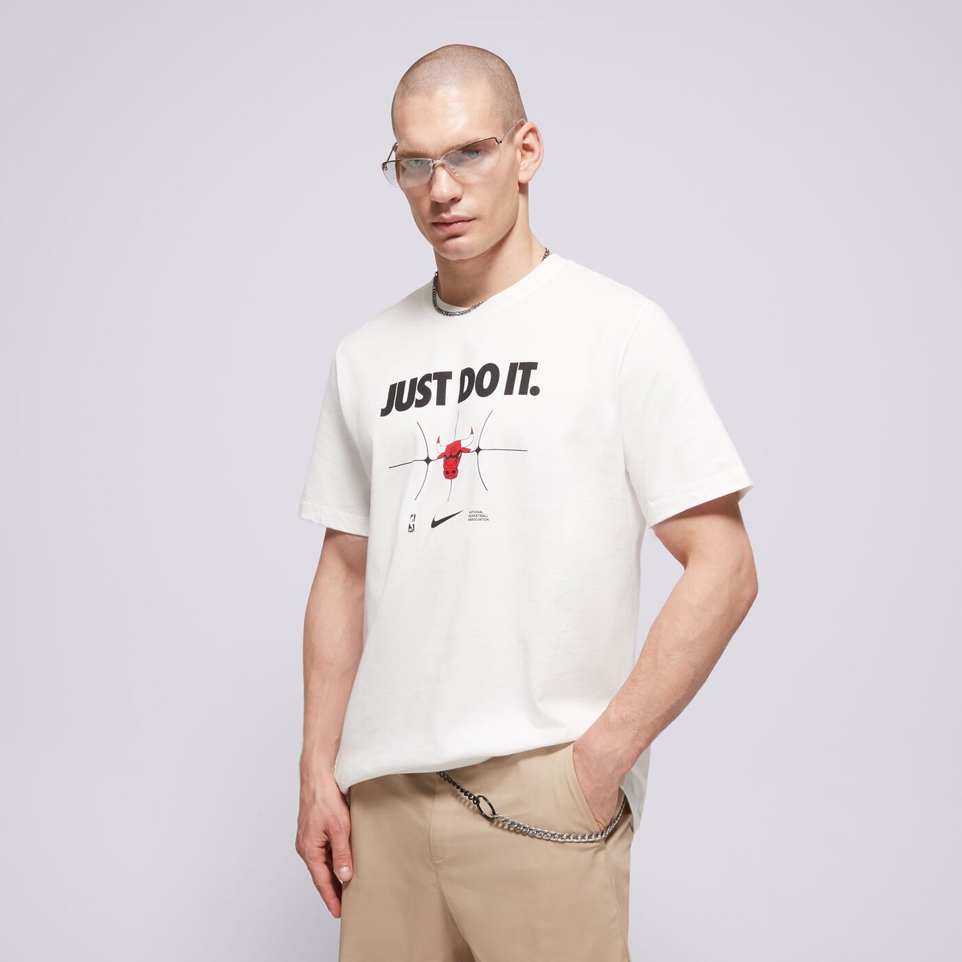 Мъжка тениска NIKE ТЕНИСКА CHI M NK ES NBA JDI SS TEE fq6270-100 цвят бял