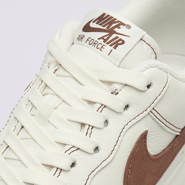 Мъжки маратонки NIKE AIR FORCE 1 '07 LV8 hq2037-101 цвят бежов