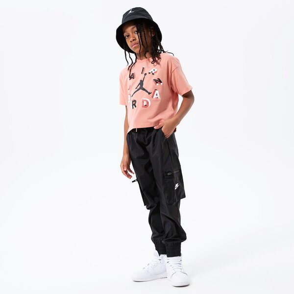 Детска тениска JORDAN ТЕНИСКА AIR JORDAN ROUND UP TEE GIRL 45b536-r1o цвят розов