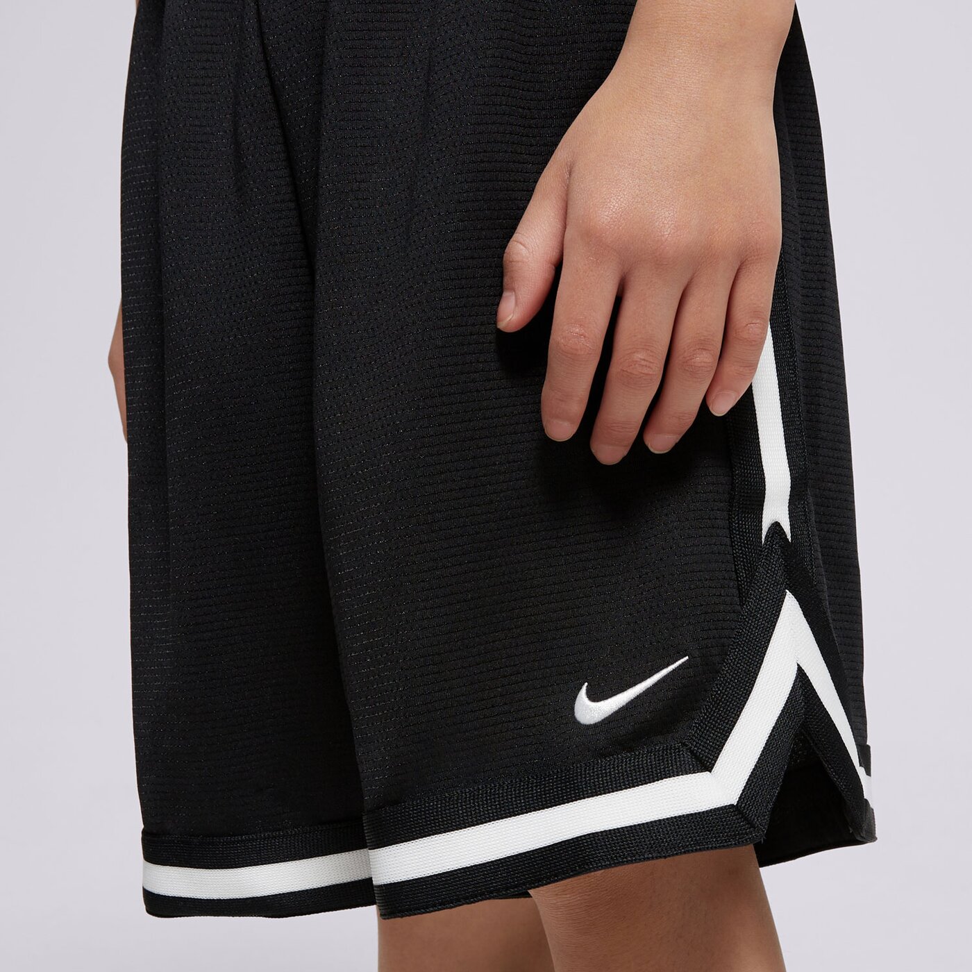  NIKE ШОРТИ B NK DF DNA 24 SHORT BOY fj6802-010 цвят черен