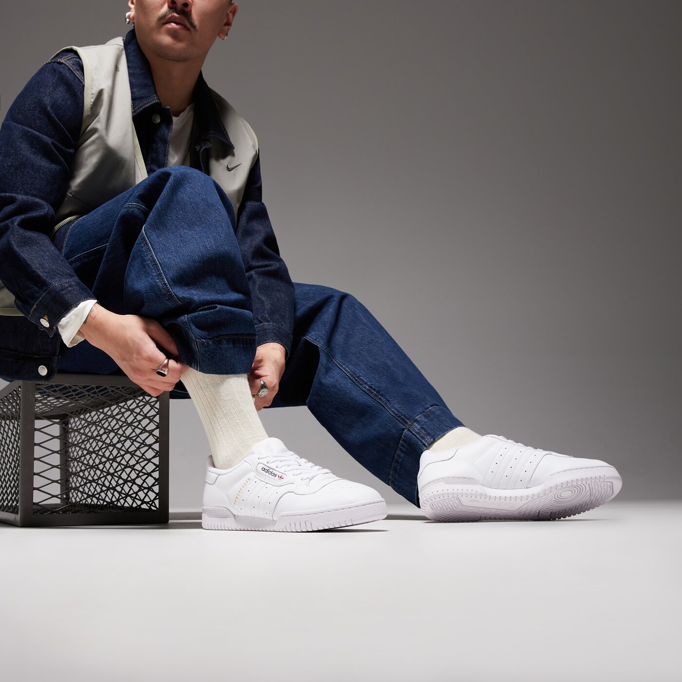 Мъжки маратонки ADIDAS POWERPHASE jh5481 цвят бял