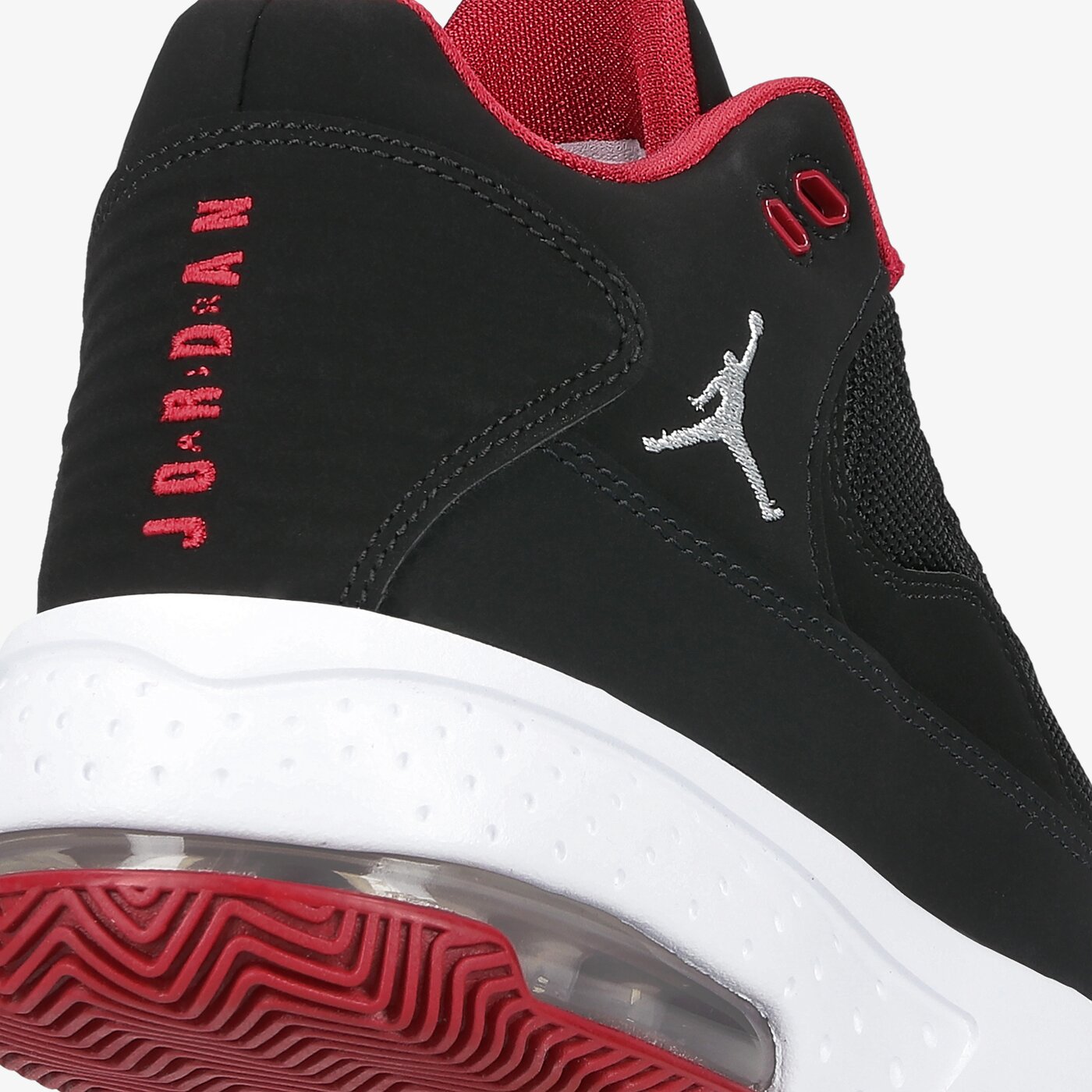 Детски маратонки JORDAN MAX AURA 2 cn8094-016 цвят черен